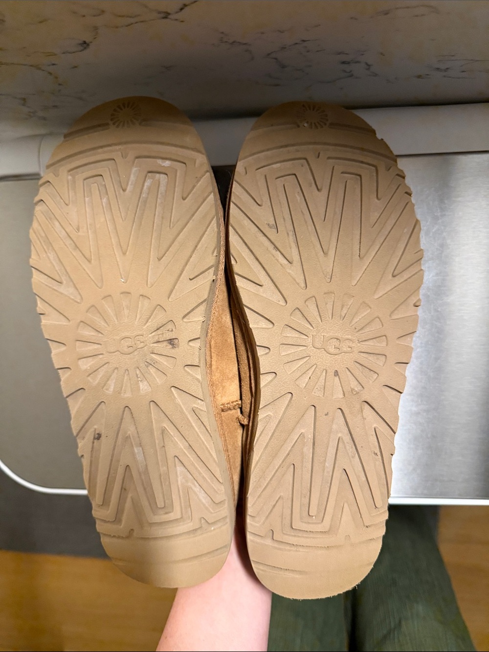 UGG slippers - Picture 4 of 4